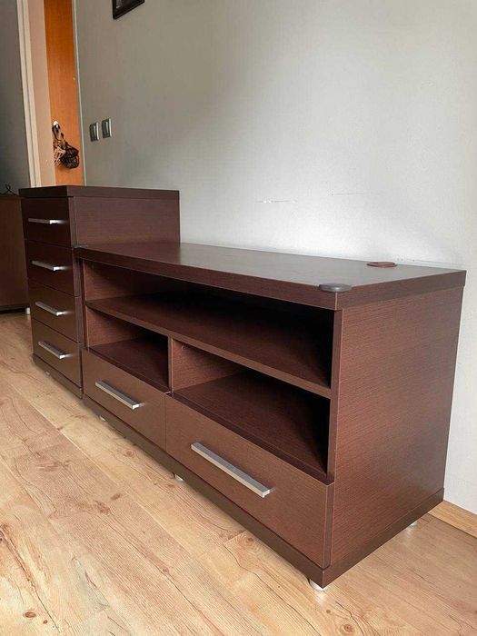 Zestaw mebli z litego drewna (wenge) – Komoda, Szafka RTV, Szafka, Witryna