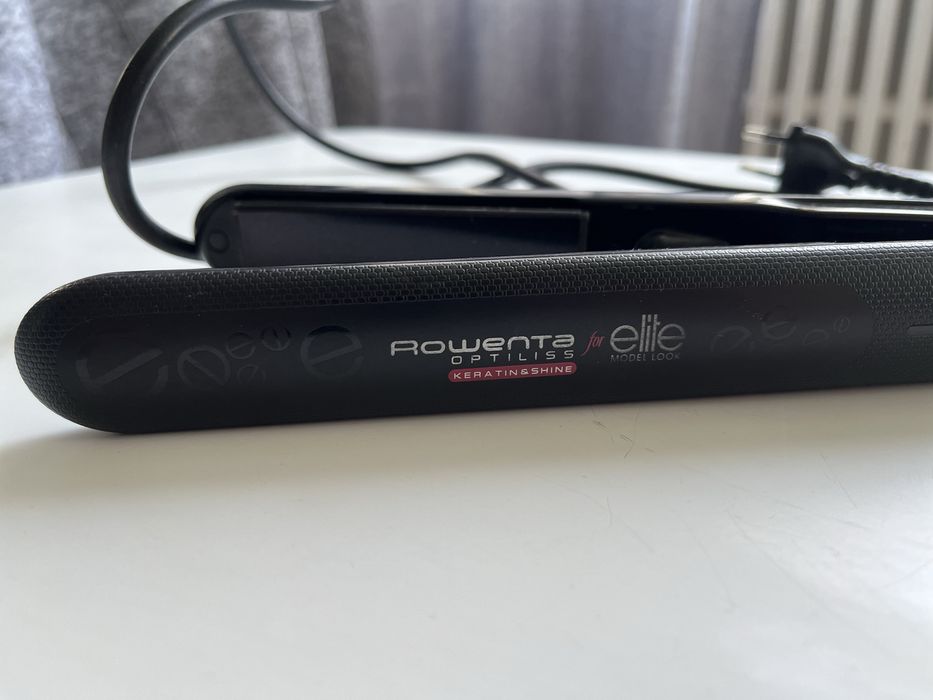 Випрямляч для волосся Rowenta
