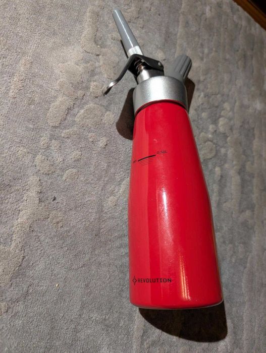 Syfon do bitej śmietany Revolution Hendi 0,5l