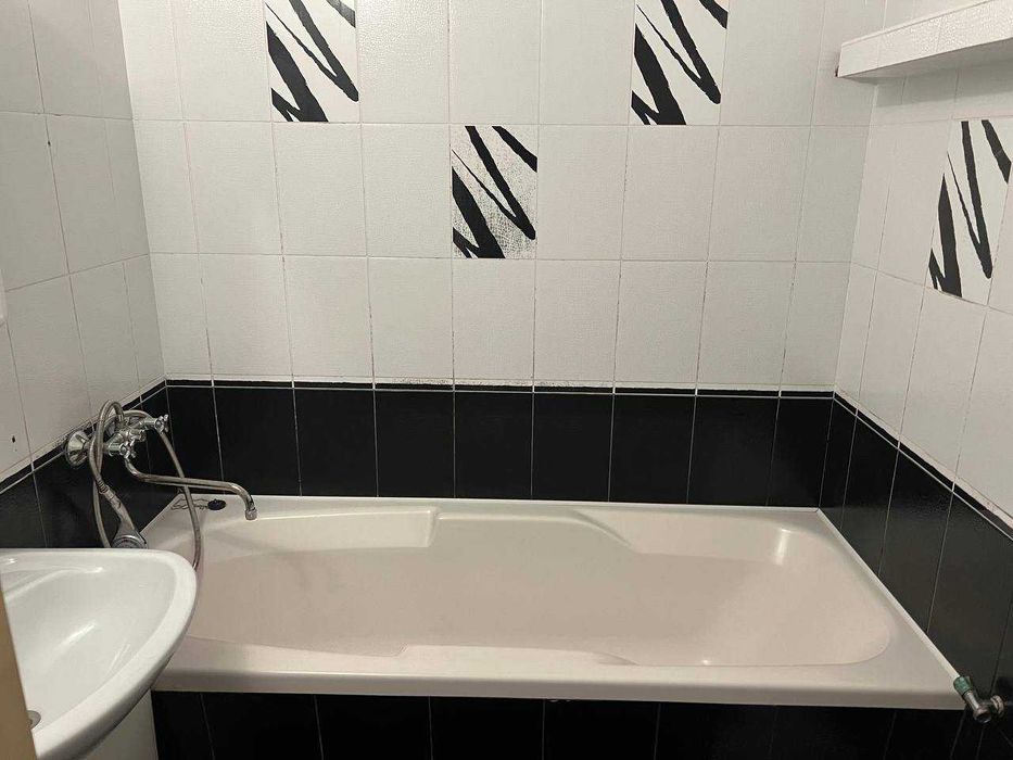 Продаж 2 К. Ближні Гречани