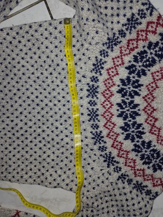 Sweterek. Śliczny i cieplutki.