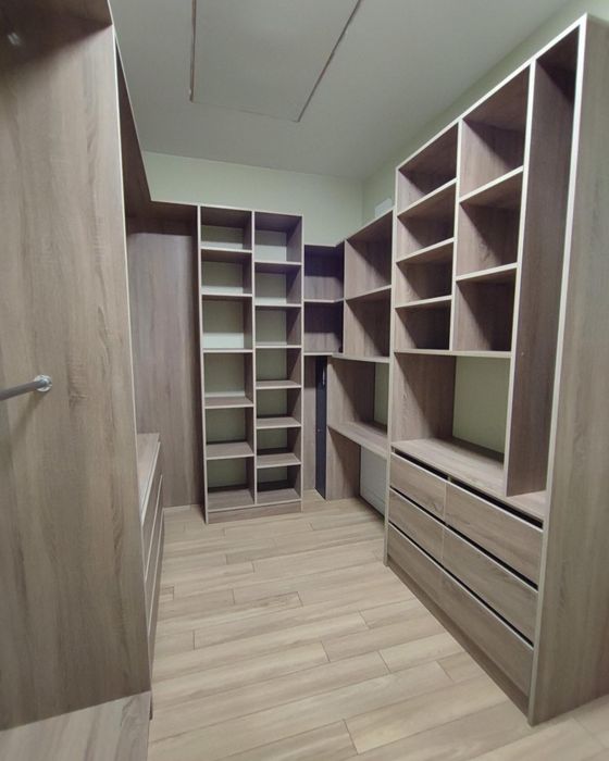 Гардеробні системи. Меблі під замовлення.