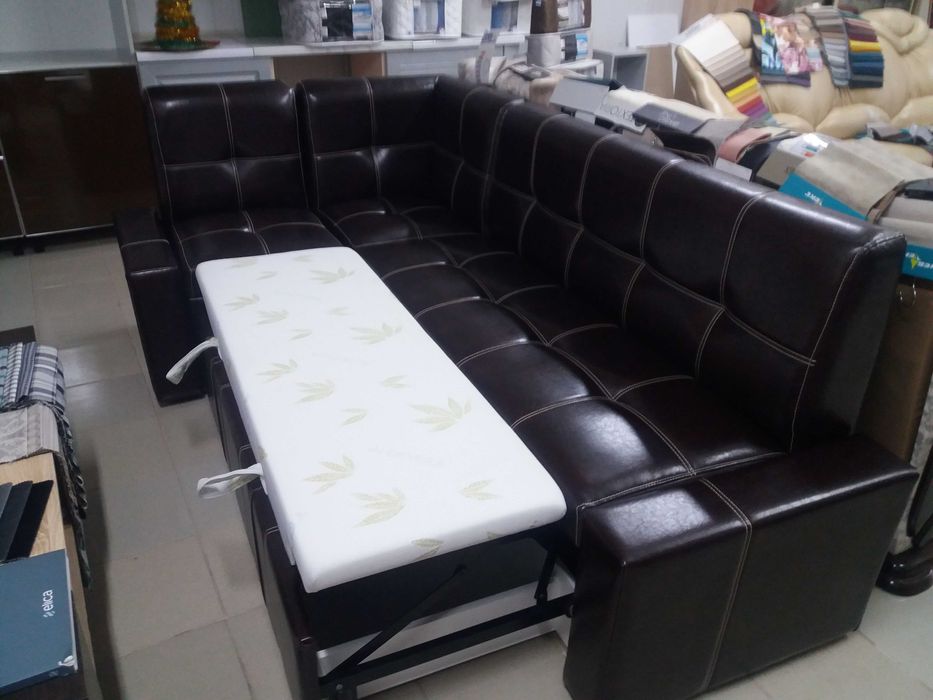 Кухонний куток  диван розкладний