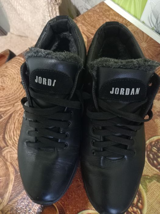 Продам мужские полуботинки