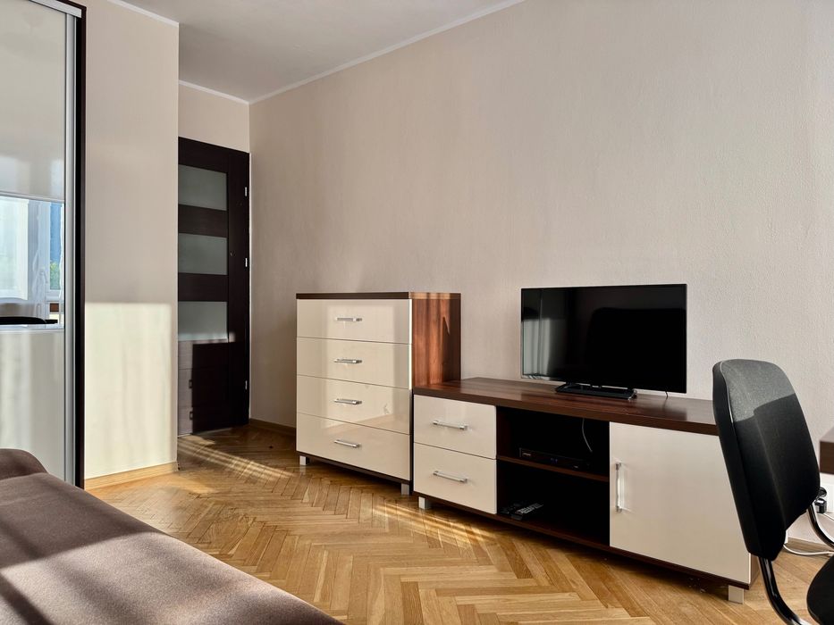 Pokoje dla studentek / od zaraz / Żabianka
