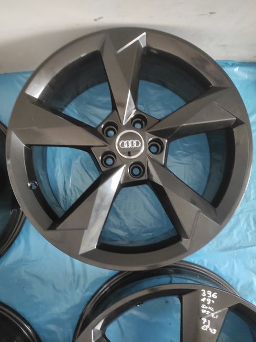 396 Felgi aluminiowe ORYGINAŁ AUDI R 19 5x112 otwór 57,1 mm  CZARNE