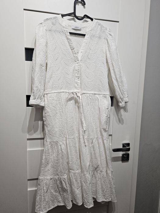 Midi biała sukienka koronkowa Reserved rozmiar 40