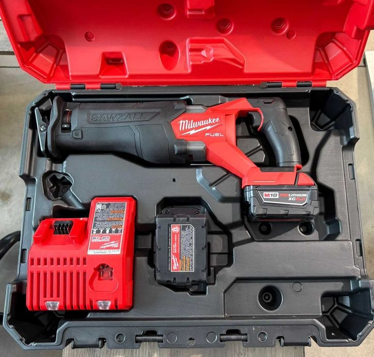 Piła szablasta Milwaukee M18 (2821-22) FSZ