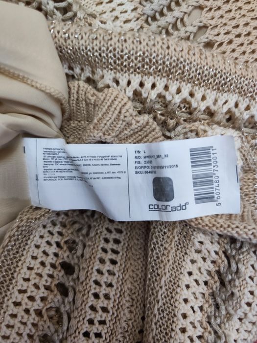 Vestido bege e branco da Color Add