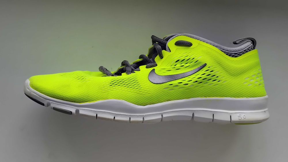 Nike free tr fit 4  37,5р 23,5см кросiвки