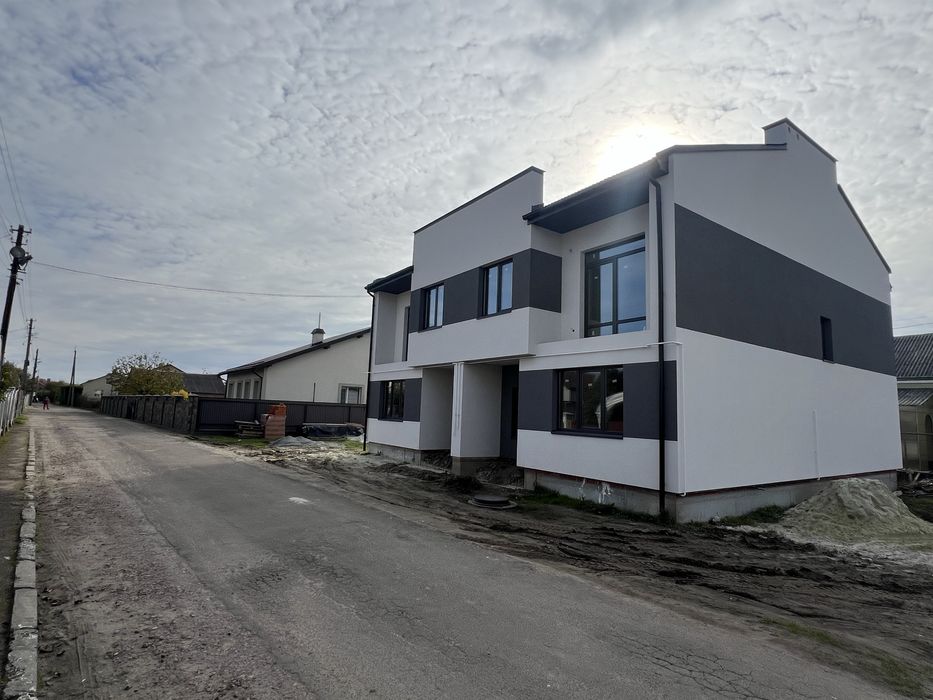 Продаж котедж Лапаївка центр