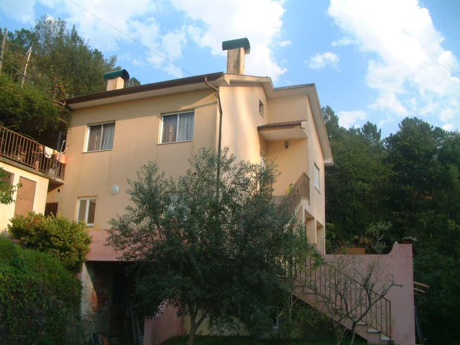 Arrenda-se Prédio com dois apartamentos em Terras de Bouro