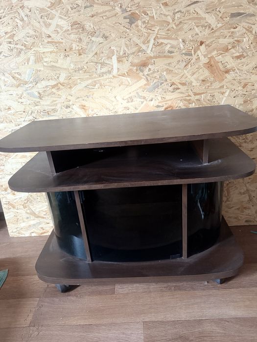 Продам тумбу під телевізор