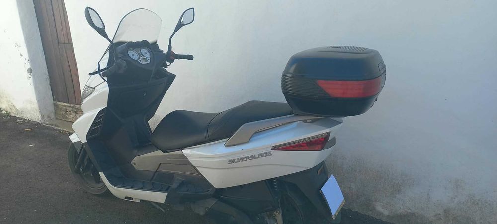 Mota 125cc "KEEWAY"