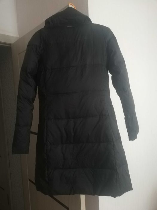 Пуховик фірми Monton у розмірі M