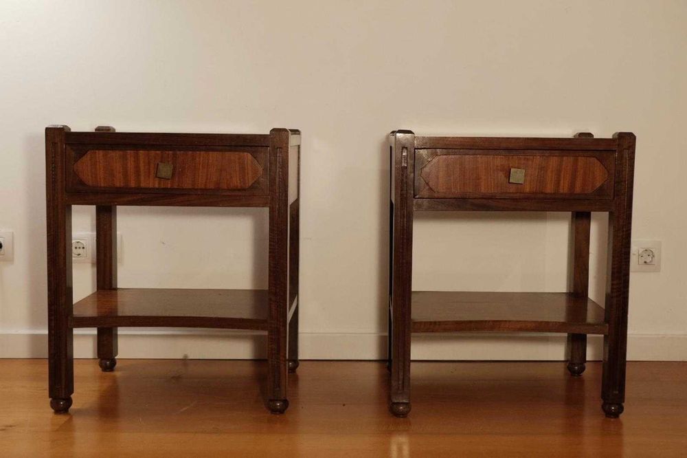 Mesinhas de cabeceira vintage em madeira