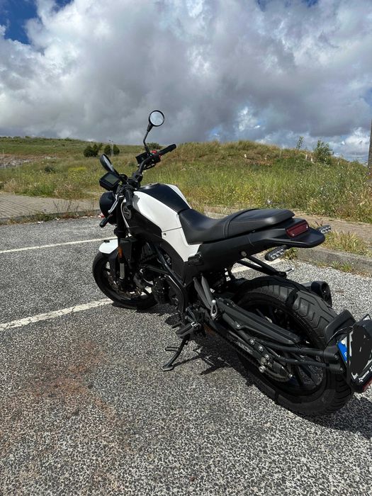 Benelli leoncino 250