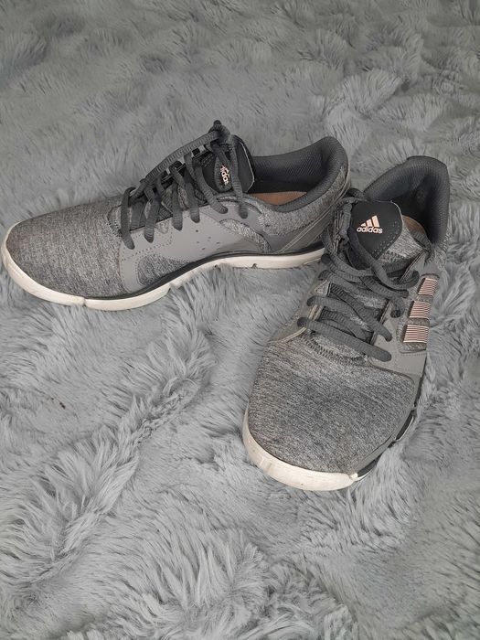 Беговые кроссовки adidas