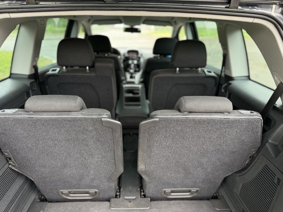 Opel Zafira 7 місць з Німеччини Розмитнена