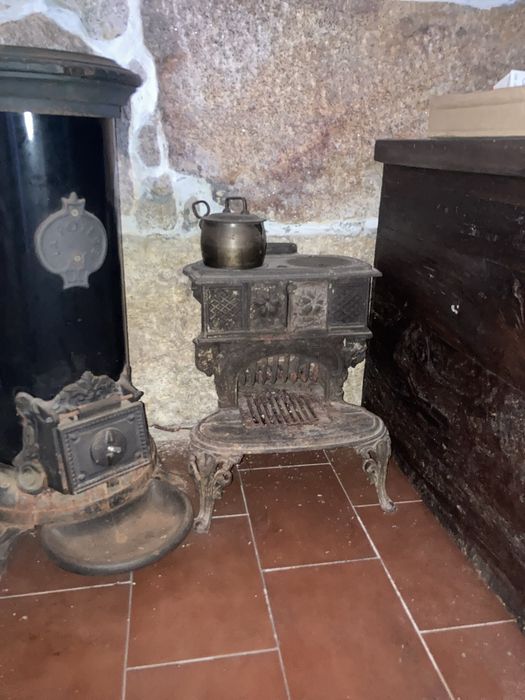 Salamandras antigas decorativas, em ferro