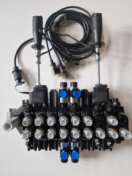 Rozdzielacz hydrauliczny HYDROCONTROL HC-D3M 8 SEK 60L 2xON-OF do przyczepy leśnej