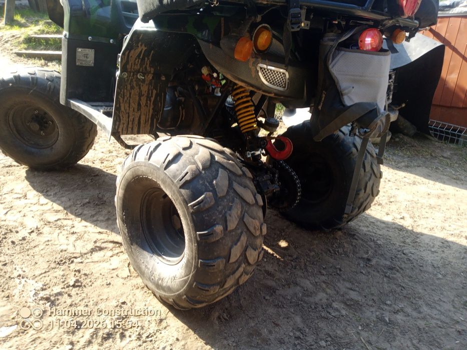 Quad 150 plus dwa kaski