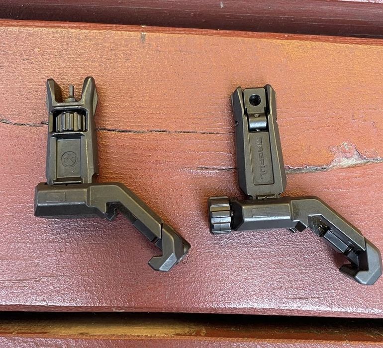 Продаю бокові складні механічні приціли! Magpul MBUS Pro