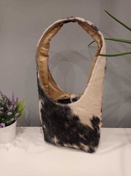 Unikalna torebka damska z naturalnej skóry z długim włosiem. Hand made