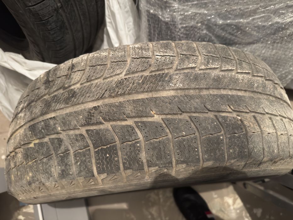 Зимові шини Michelin 225/65 r17 2 штуки 10/19