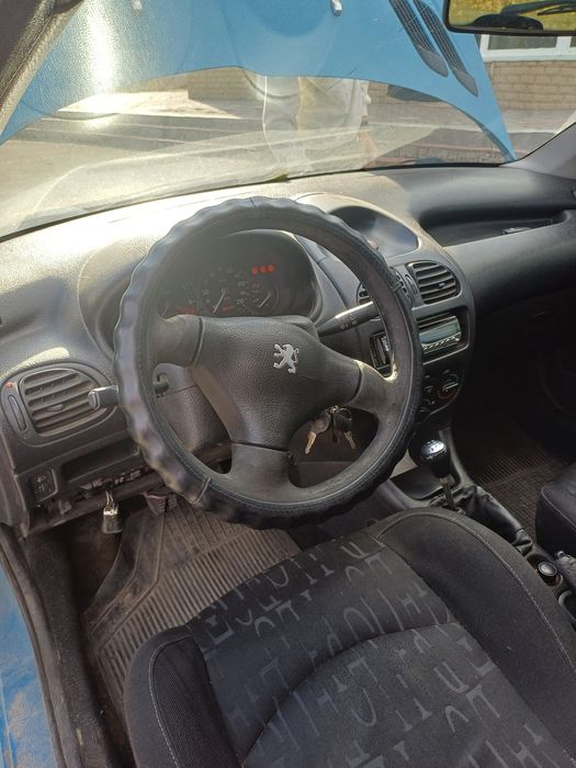 Продам Peugeot 206