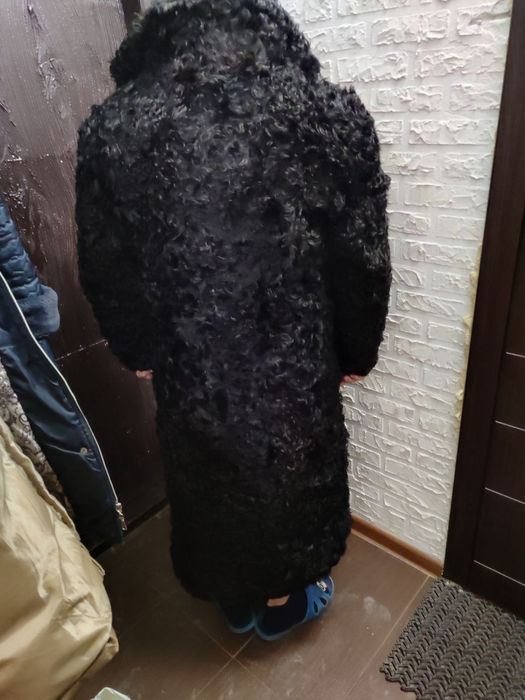 Шуба каракуль темного кольору