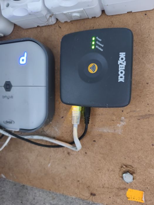 Hozelock Cloud Controller – sterownik nawadniania WiFi + Hub, czujnik zmierzchu