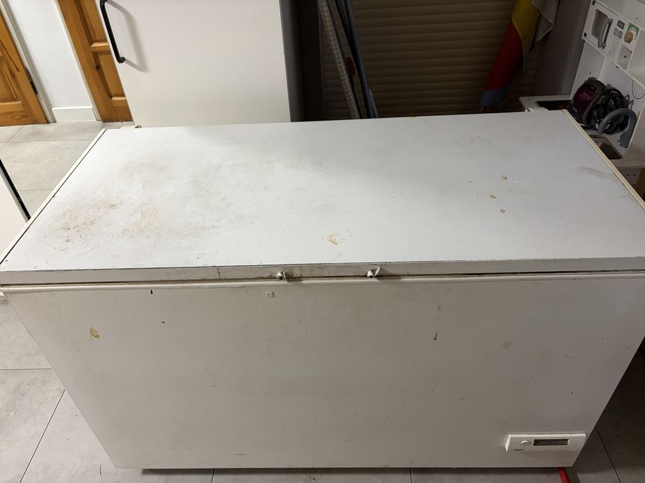 Sprzedam dużą zamrażarkę