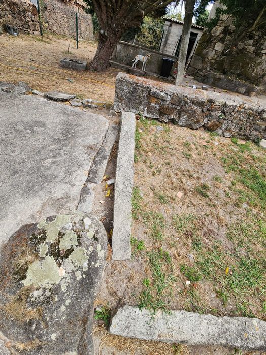 Pedras para chão e muro