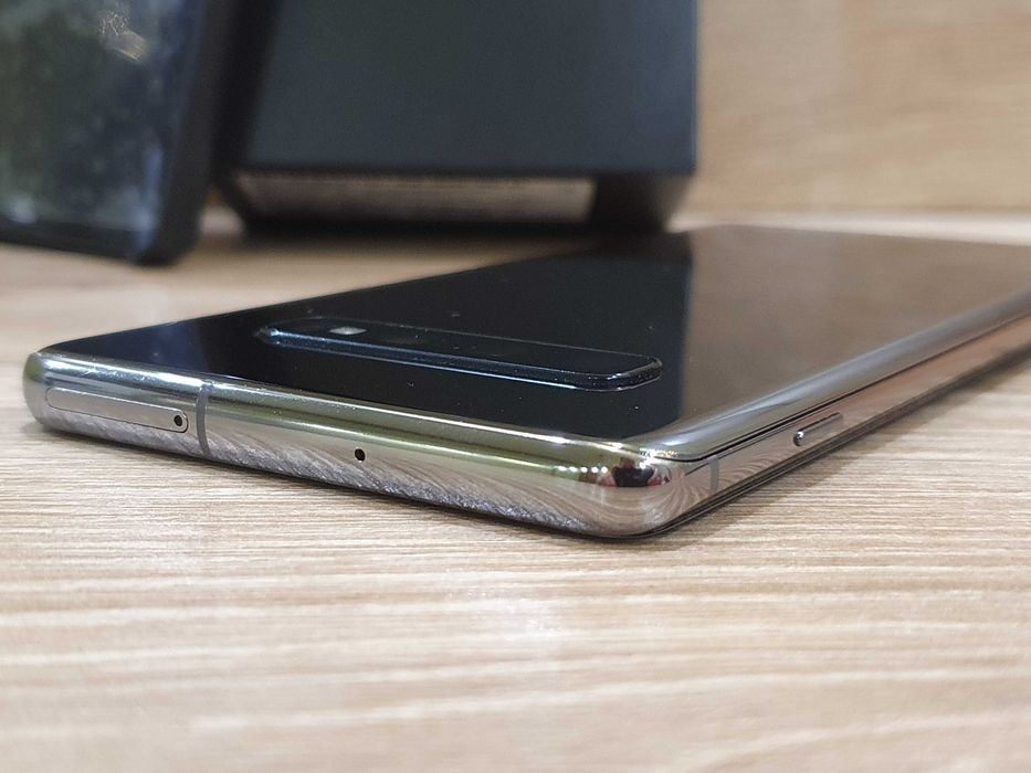 Смартфон Samsung Galaxy S10 Plus 128 Gb