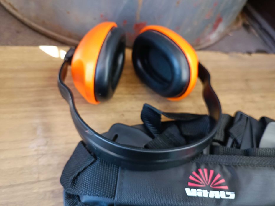 Ремінь мотокоси Vitals, навушники Stihl