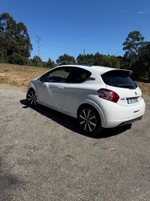 Peugeot 208 gti