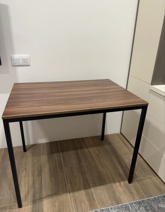 Стіл для кабінету