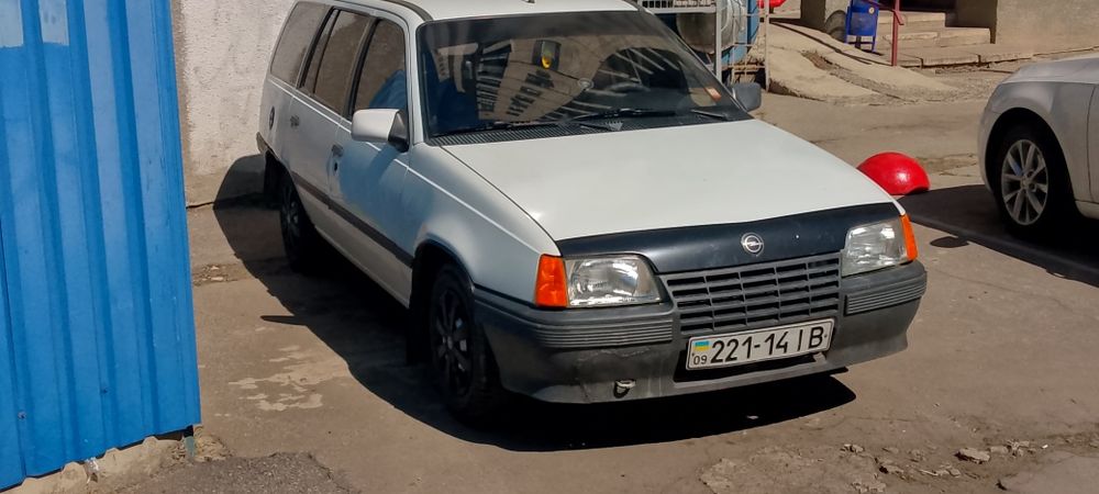 Опель кадет универсал 1.6 тді