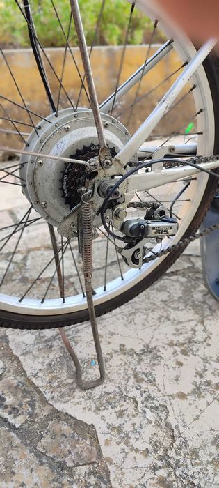 Bicicleta elétrica avariada, completa ou à peça. Com carregador e baterias.