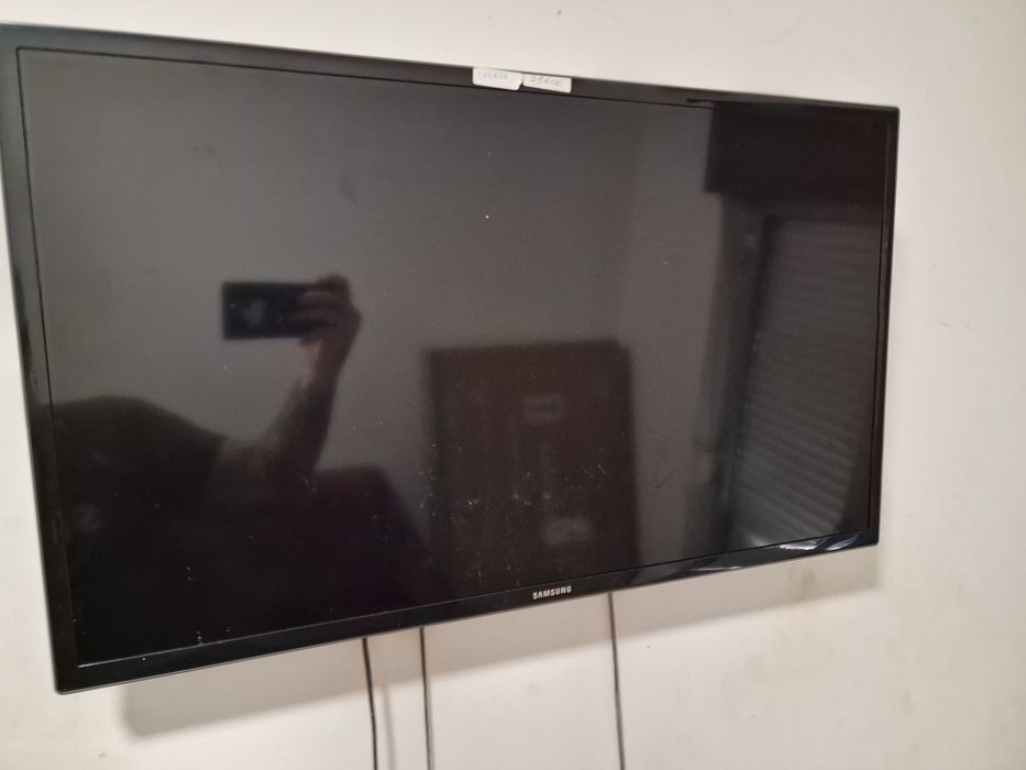Tv nova mal usada