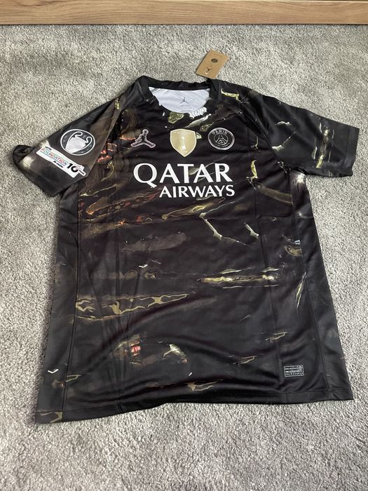 Camisola PSG Kvarastkhelia