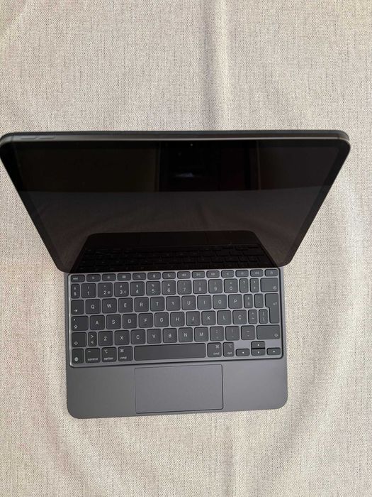 Apple iPad Pro 11.0'' - M4 - 512GB - WiFi + Cellular - Cinzento + Magic Keyboard (layout PT) + Smart Folio