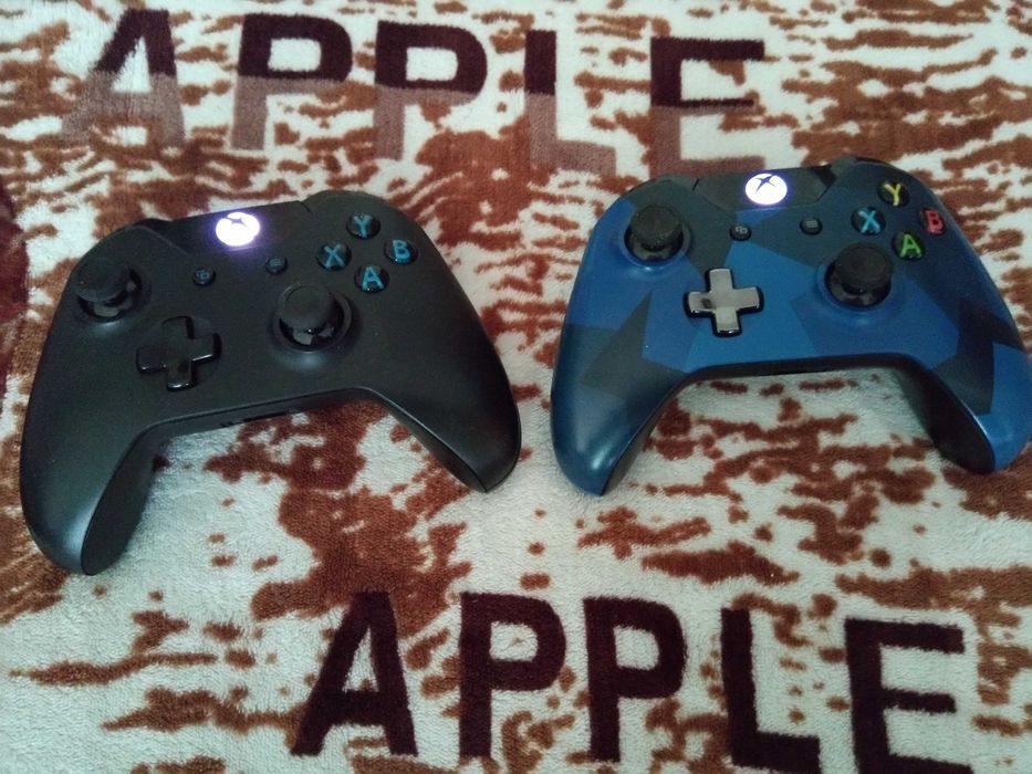 Геймпады Microsoft Xbox One (Комплект Пара)