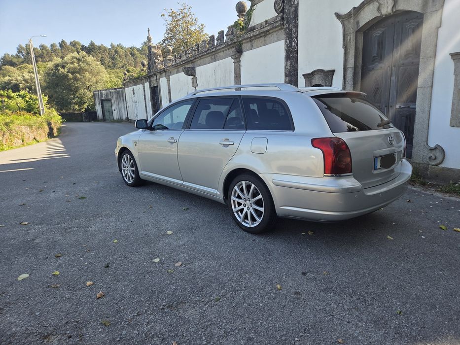 Toyota Avensis Sw 2.0