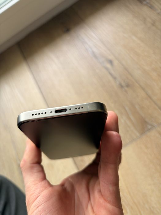 iPhone 15 pro 128GB Natural Titanium