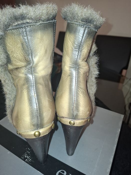 Botas e botins em pele 37