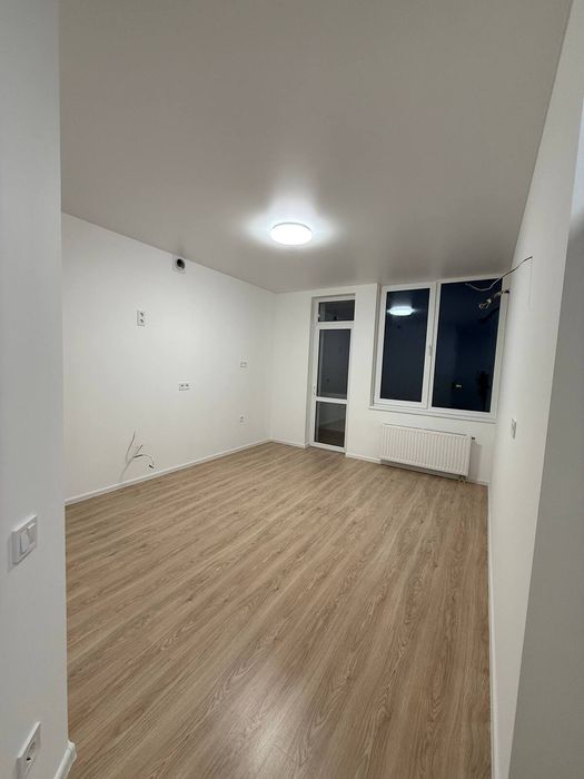 Простора квартира 57м² з ремонтом та двома балконами