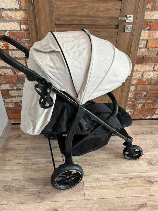 Spacerówka wózek spacerowy hauck na większych kołach