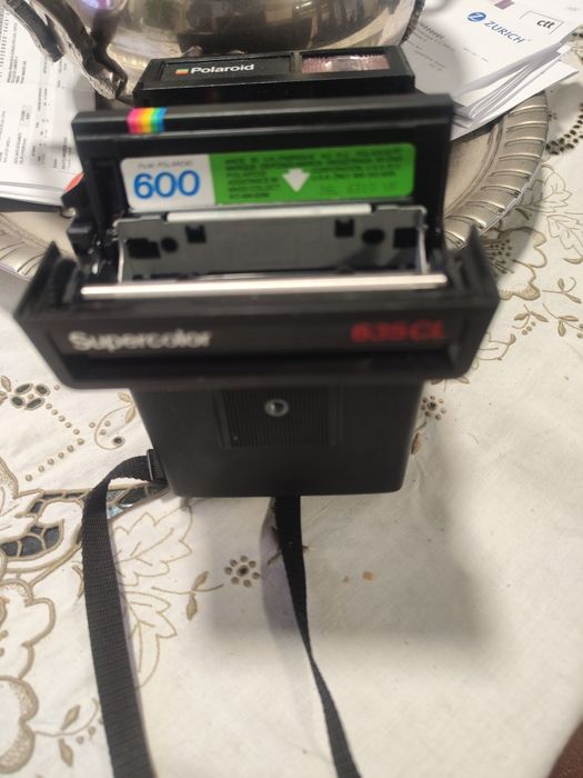 Máquina fotográfica Polaroid  635CL
